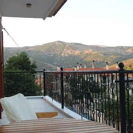 Velia Guesthouse Kalavryta Exterior photo