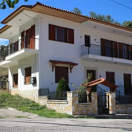Velia Guesthouse Kalavryta Exterior photo