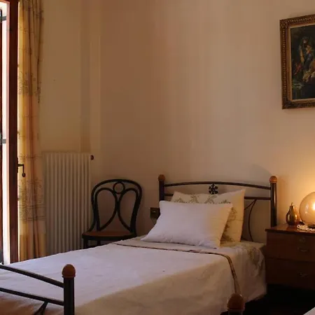 Velia Guesthouse Kalavryta Exterior photo