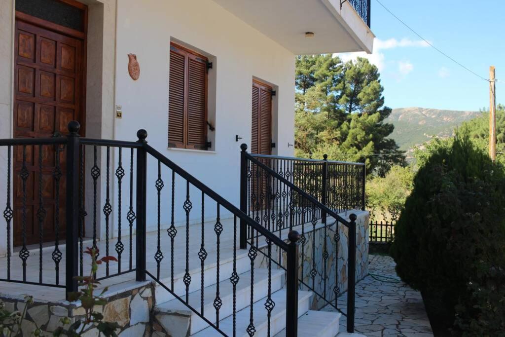 Velia * Kalavryta